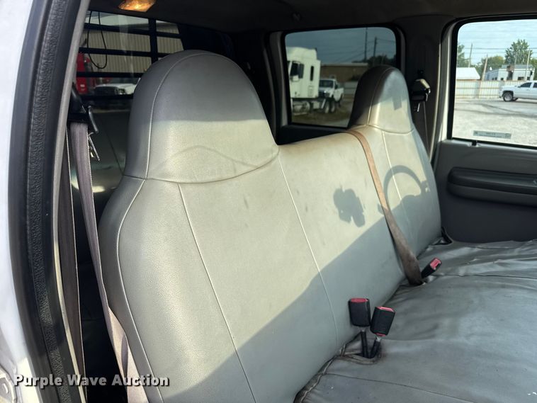 image for item EV1990 1999 Ford F550 Super Duty Crew Cab flatbed truck