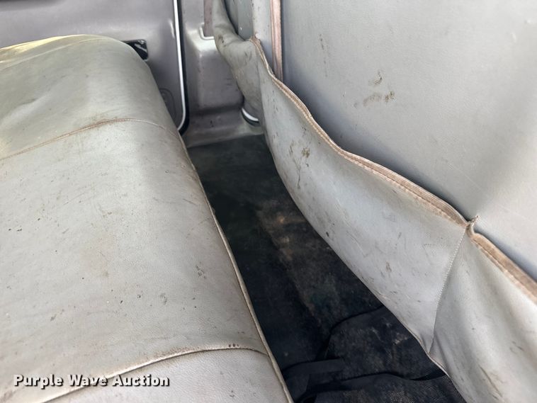 image for item EV1990 1999 Ford F550 Super Duty Crew Cab flatbed truck