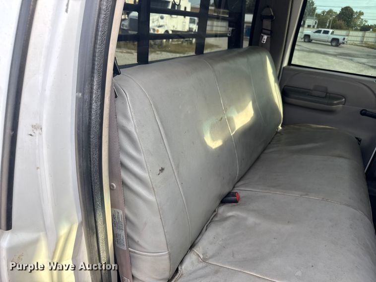 image for item EV1990 1999 Ford F550 Super Duty Crew Cab flatbed truck