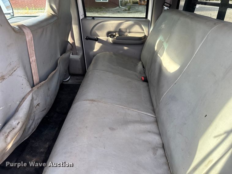 image for item EV1990 1999 Ford F550 Super Duty Crew Cab flatbed truck