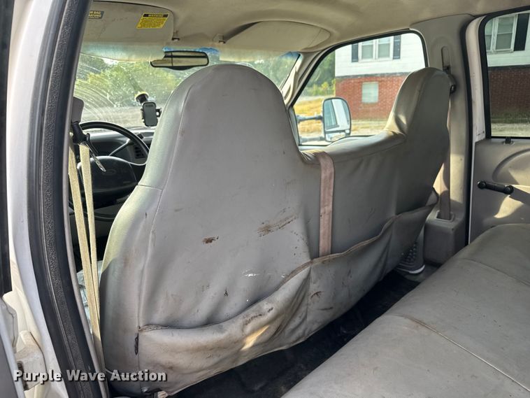 image for item EV1990 1999 Ford F550 Super Duty Crew Cab flatbed truck