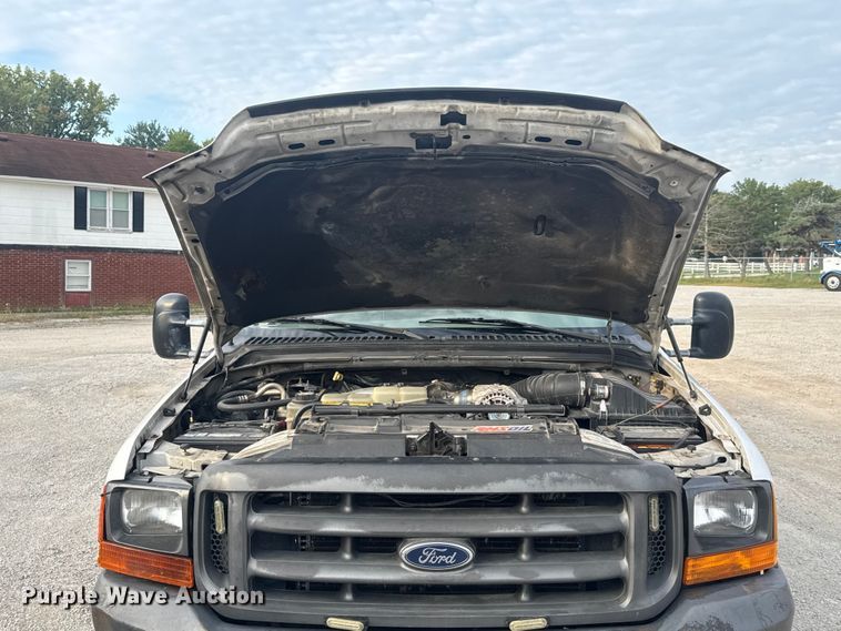 image for item EV1990 1999 Ford F550 Super Duty Crew Cab flatbed truck