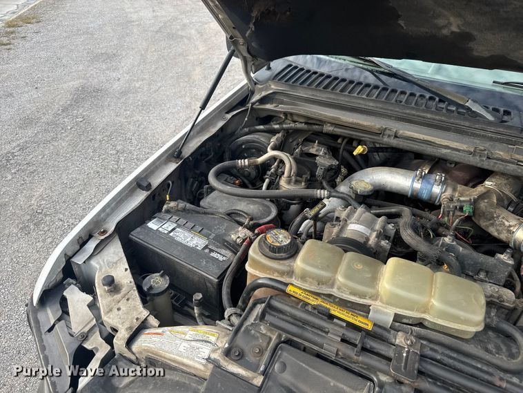 image for item EV1990 1999 Ford F550 Super Duty Crew Cab flatbed truck