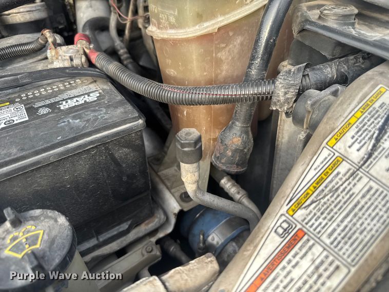 image for item EV1990 1999 Ford F550 Super Duty Crew Cab flatbed truck