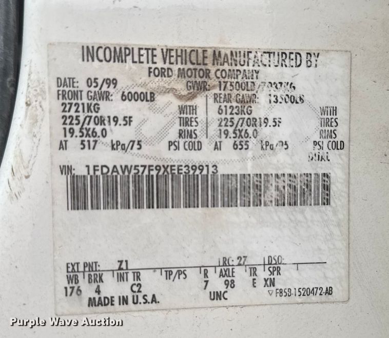 image for item EV1990 1999 Ford F550 Super Duty Crew Cab flatbed truck