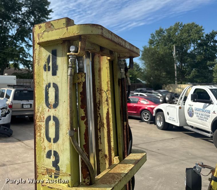 image for item EV1992 Clark C500-35 forklift