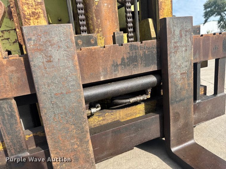 image for item EV1992 Clark C500-35 forklift