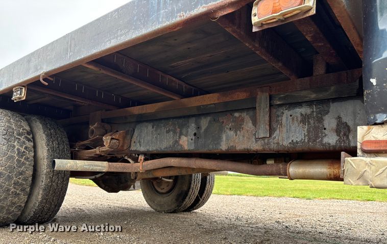 image for item EV3077 1973 Ford F350 flatbed pickup truck