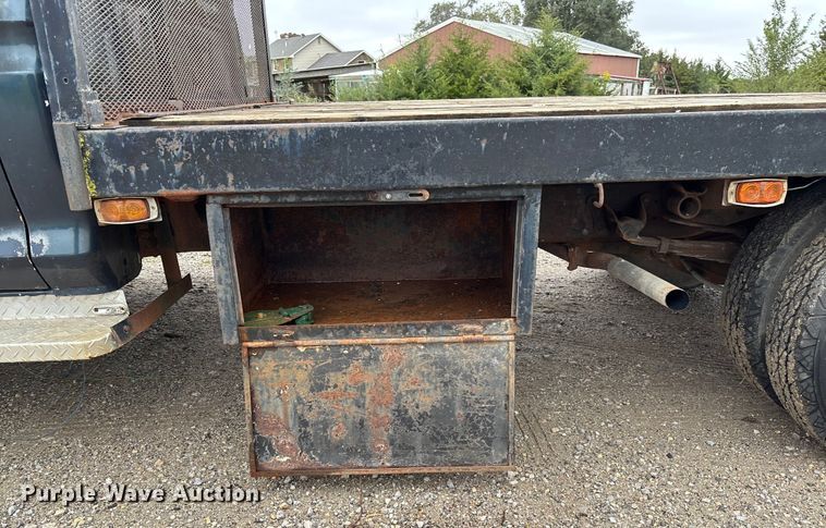 image for item EV3077 1973 Ford F350 flatbed pickup truck
