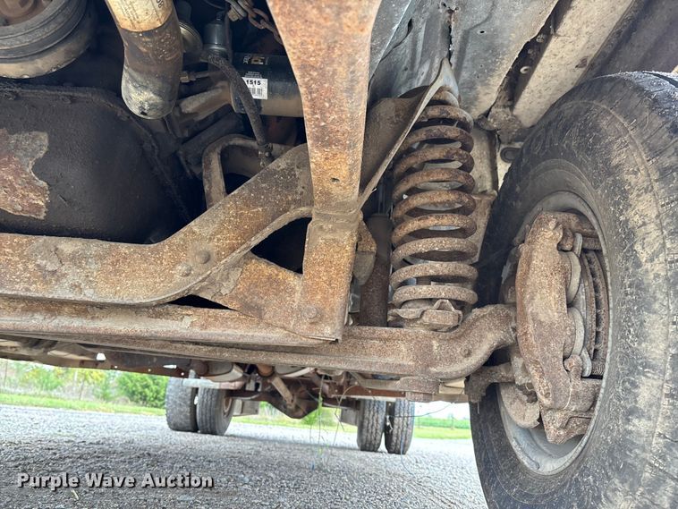 image for item EV3077 1973 Ford F350 flatbed pickup truck