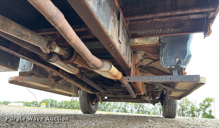 image for item EV3077 1973 Ford F350 flatbed pickup truck