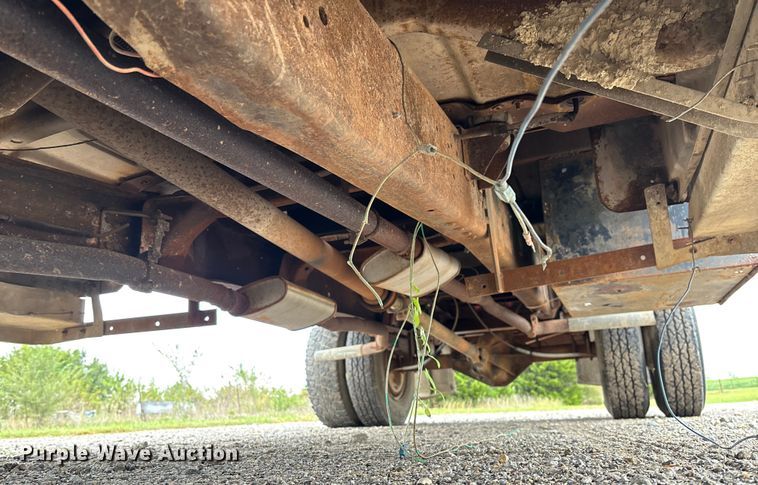 image for item EV3077 1973 Ford F350 flatbed pickup truck