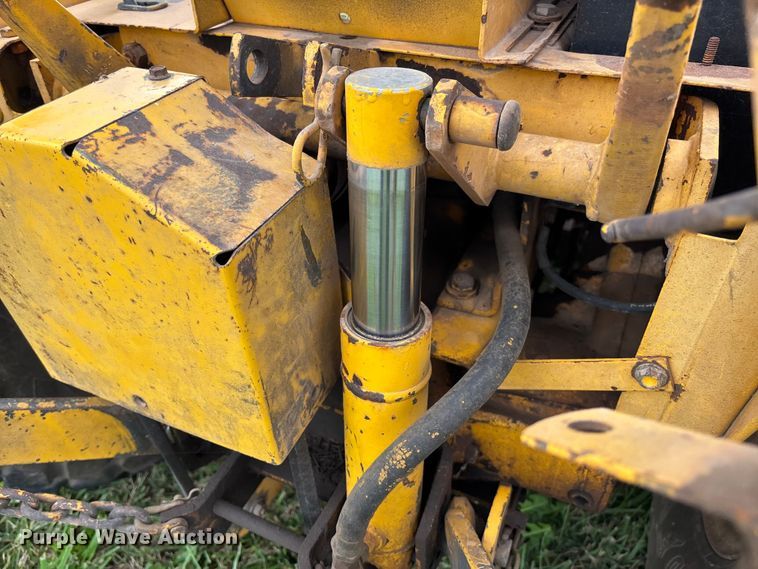 image for item EV3081 1974 International Harvester Cub 154 Lo-Boy tractor