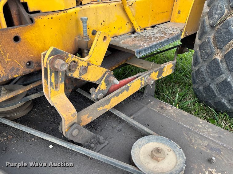 image for item EV3081 1974 International Harvester Cub 154 Lo-Boy tractor