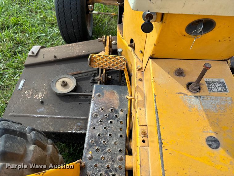 image for item EV3081 1974 International Harvester Cub 154 Lo-Boy tractor