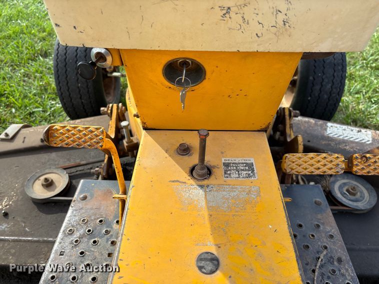 image for item EV3081 1974 International Harvester Cub 154 Lo-Boy tractor