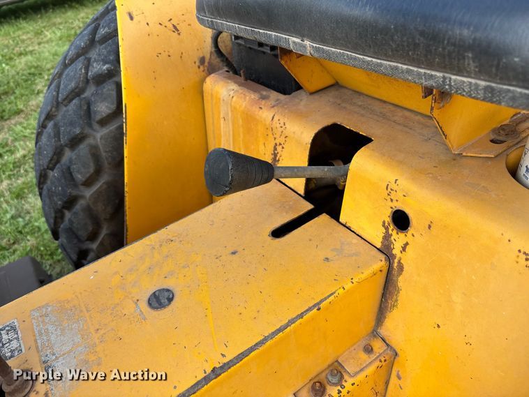 image for item EV3081 1974 International Harvester Cub 154 Lo-Boy tractor