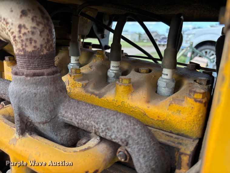 image for item EV3081 1974 International Harvester Cub 154 Lo-Boy tractor