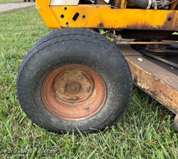 image for item EV3081 1974 International Harvester Cub 154 Lo-Boy tractor