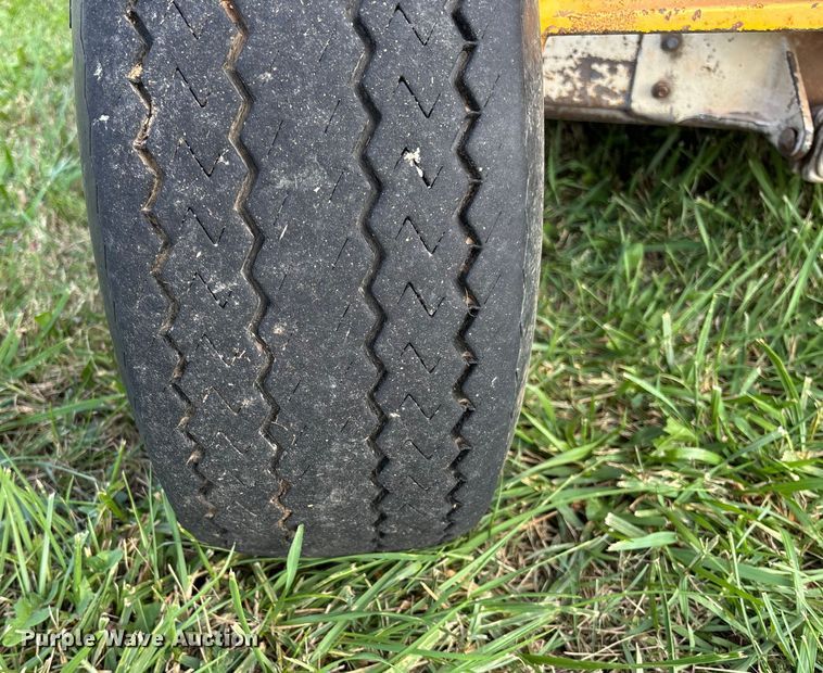 image for item EV3081 1974 International Harvester Cub 154 Lo-Boy tractor