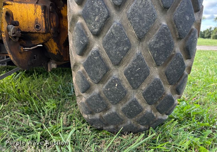 image for item EV3081 1974 International Harvester Cub 154 Lo-Boy tractor
