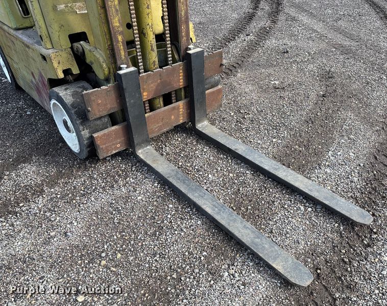 image for item EV3082 Clark C500-50 forklift