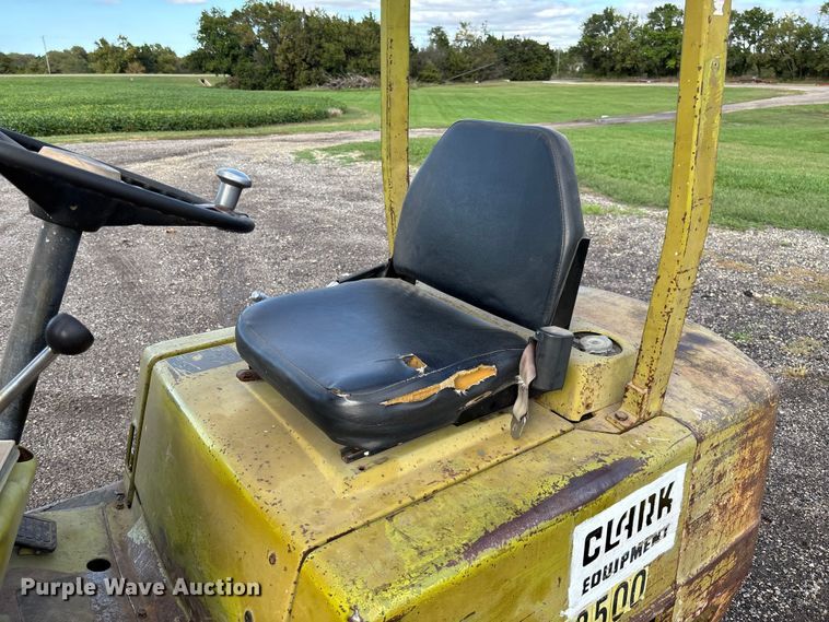 image for item EV3082 Clark C500-50 forklift