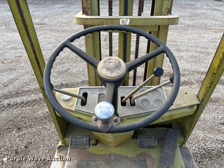 image for item EV3082 Clark C500-50 forklift