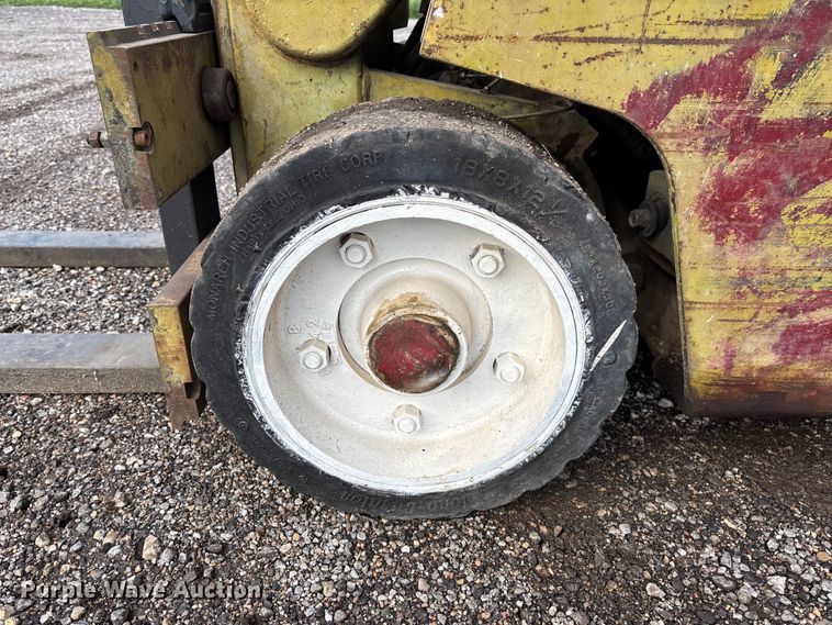 image for item EV3082 Clark C500-50 forklift