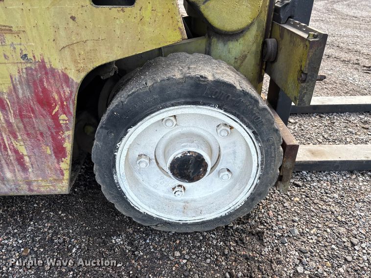 image for item EV3082 Clark C500-50 forklift