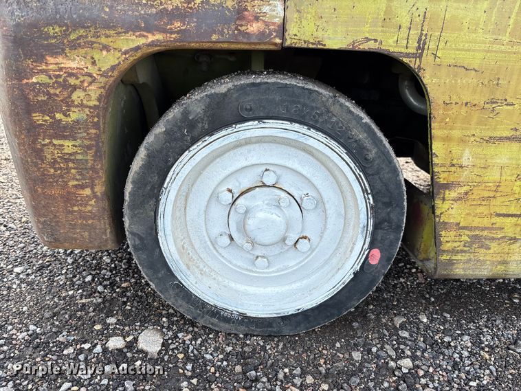 image for item EV3082 Clark C500-50 forklift