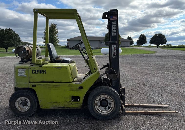 image for item EV3083 Clark C500-Y40 forklift