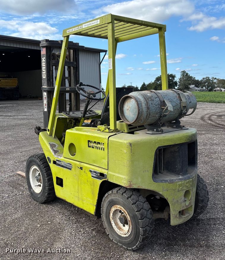 image for item EV3083 Clark C500-Y40 forklift