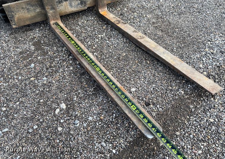 image for item EV3083 Clark C500-Y40 forklift