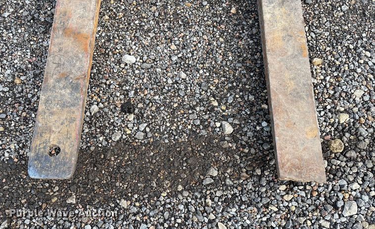 image for item EV3083 Clark C500-Y40 forklift