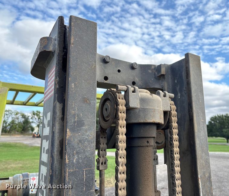 image for item EV3083 Clark C500-Y40 forklift