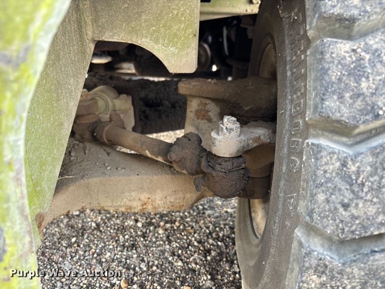 image for item EV3083 Clark C500-Y40 forklift