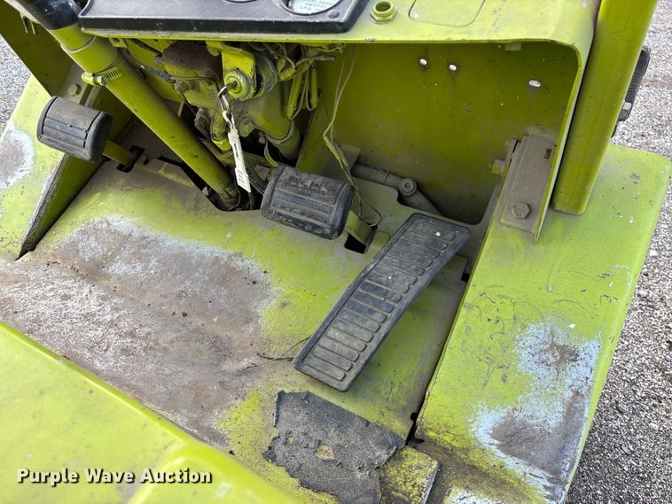 image for item EV3083 Clark C500-Y40 forklift