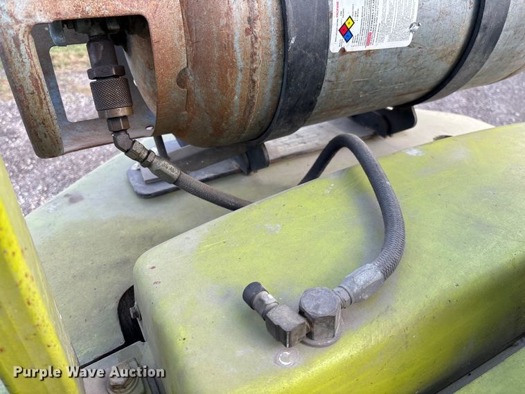 image for item EV3083 Clark C500-Y40 forklift