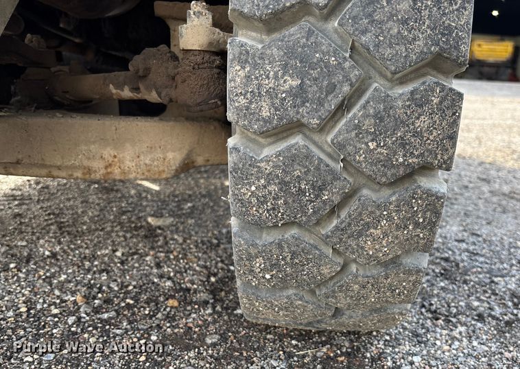 image for item EV3083 Clark C500-Y40 forklift