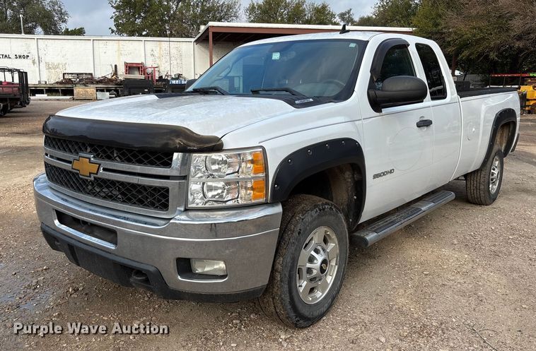 image for item EV3094 2013 Chevrolet Silverado 2500HD Ext. Cab pickup truck