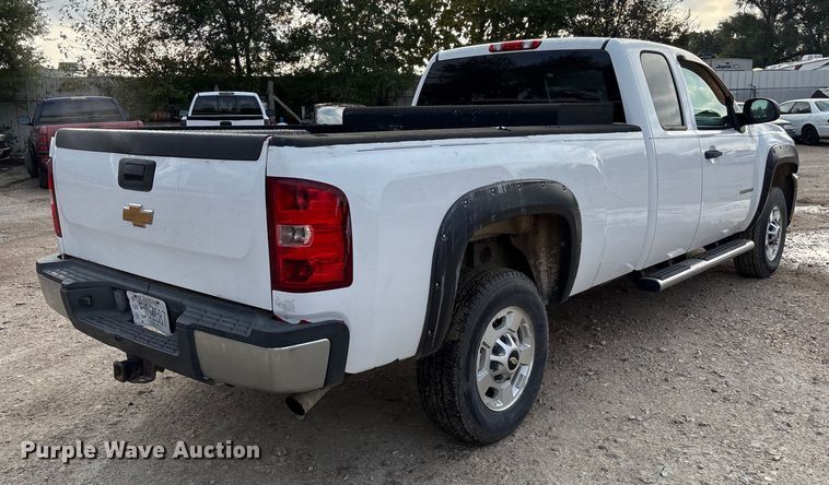 image for item EV3094 2013 Chevrolet Silverado 2500HD Ext. Cab pickup truck