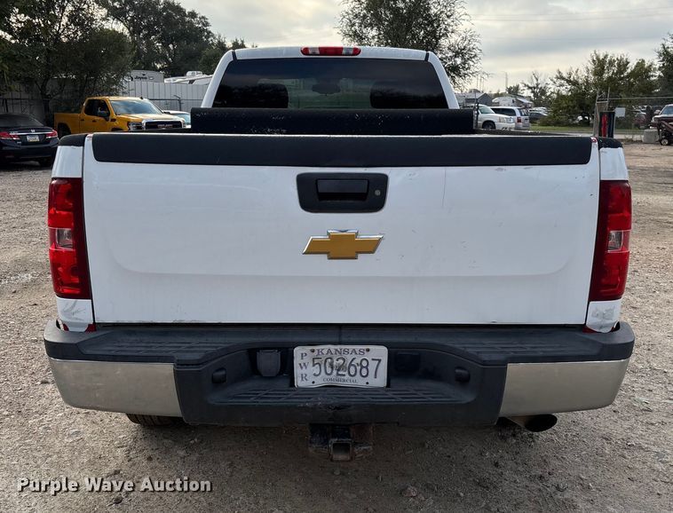 image for item EV3094 2013 Chevrolet Silverado 2500HD Ext. Cab pickup truck