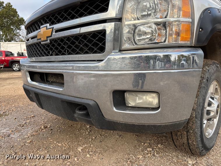 image for item EV3094 2013 Chevrolet Silverado 2500HD Ext. Cab pickup truck