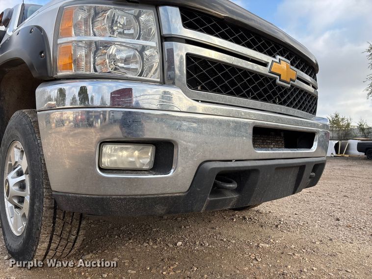 image for item EV3094 2013 Chevrolet Silverado 2500HD Ext. Cab pickup truck
