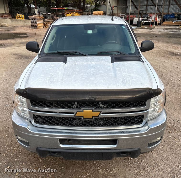 image for item EV3094 2013 Chevrolet Silverado 2500HD Ext. Cab pickup truck