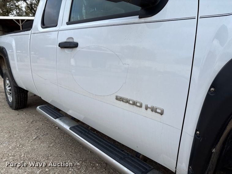 image for item EV3094 2013 Chevrolet Silverado 2500HD Ext. Cab pickup truck