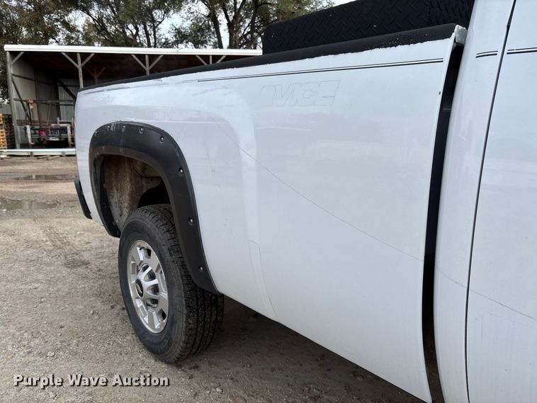 image for item EV3094 2013 Chevrolet Silverado 2500HD Ext. Cab pickup truck