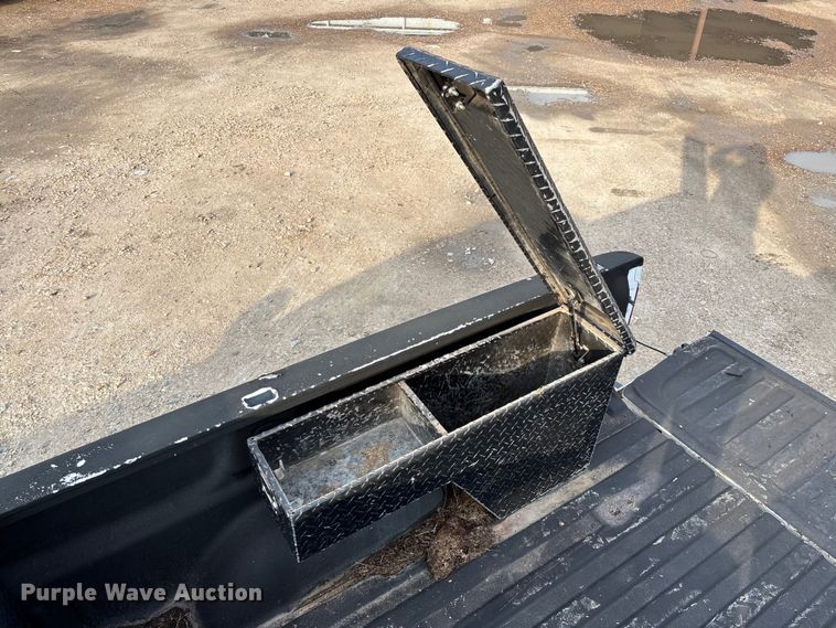 image for item EV3094 2013 Chevrolet Silverado 2500HD Ext. Cab pickup truck