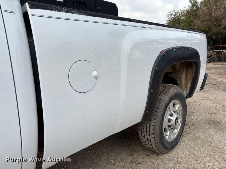 image for item EV3094 2013 Chevrolet Silverado 2500HD Ext. Cab pickup truck